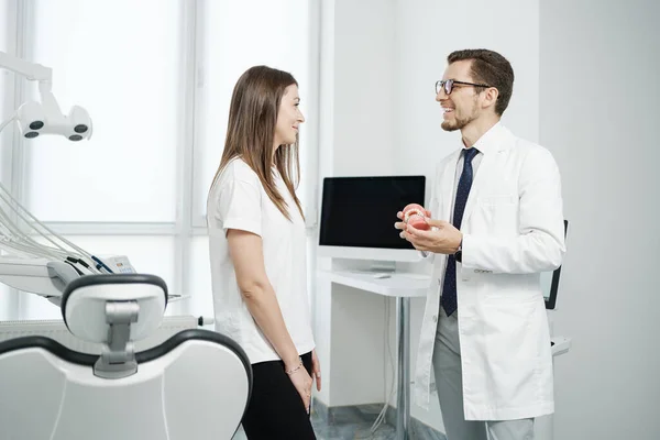 Happy Male Dentist Standing Dental Unit Caucasian Female Patient Smile — Fotografia de Stock