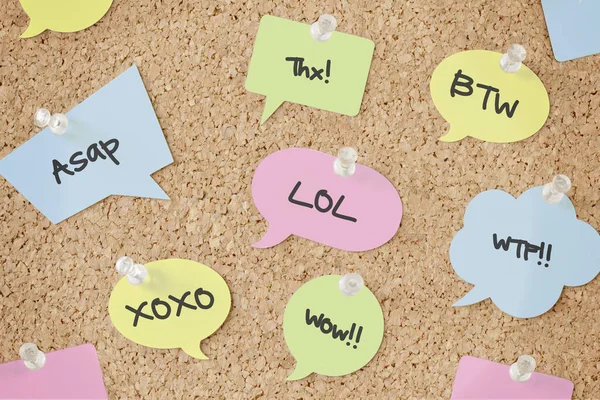 Speech Bubbles Chat Abbreviations Pinboard — Stock Photo, Image