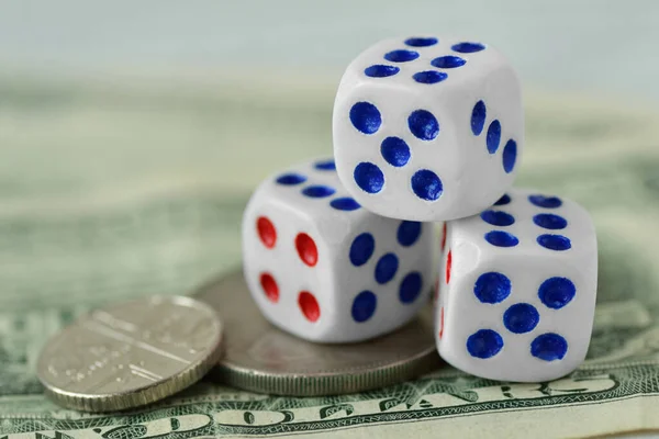 Kockák Dollár Pénz Háttér Koncepciója Kockázatos Befektetések Szerencsejáték — Stock Fotó