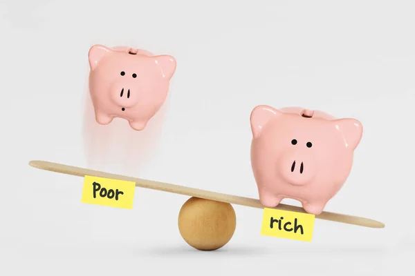 Oor Rich Piggy Bank Balance Scale Pojęcie Nierówności Społecznej Między — Zdjęcie stockowe
