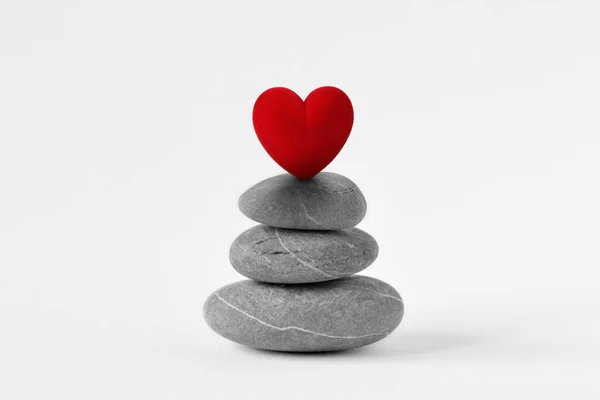Stacked Zen Stones Heart White Background Szeretet Egyensúly Fogalma — Stock Fotó