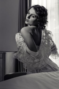 güzel esmer, siyah beyaz fotoğraf