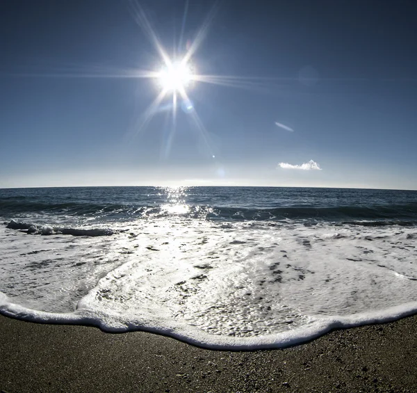 Landscape of beautiful sunny day on the beach — Stock Photo, Image