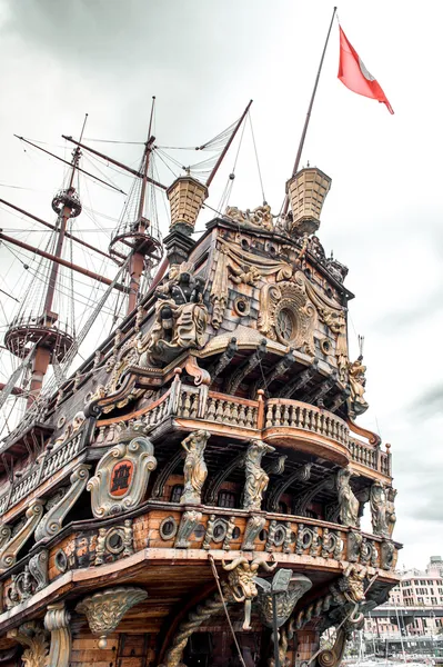 Galeone Neptunschiff, Touristenattraktion in Genua — Stockfoto