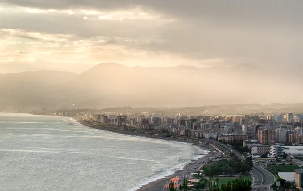 선라이즈 Mahmutlar 마을, Antalya.Turkey — 스톡 사진