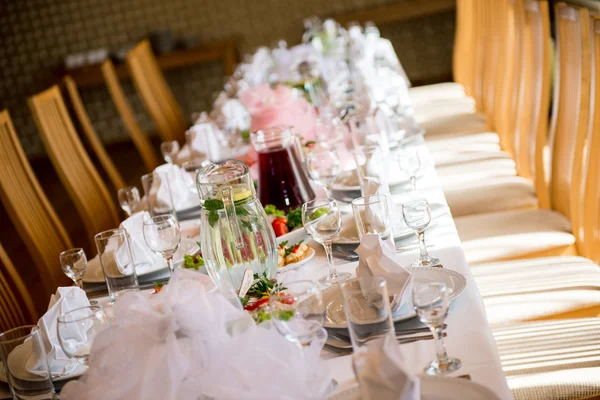 Luxe banket tafel setting in restaurant — Stockfoto