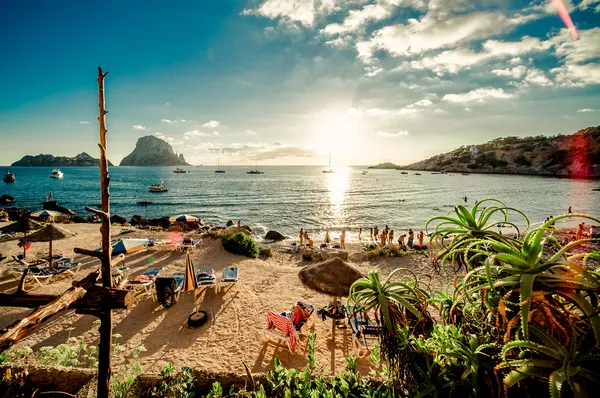 Vista sulla spiaggia di Cala d'Hort, Ibiza — Foto Stock