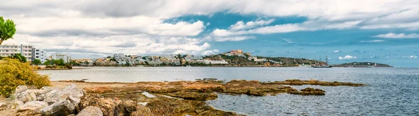 Vista panorámica de la ciudad de Ibiza y el mar Mediterráneo. España — Foto de Stock