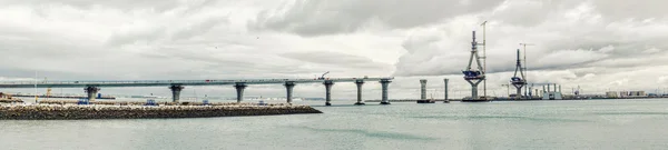 Pemandangan panorama konstruksi Jembatan La Pepa. Kota Cadiz — Stok Foto