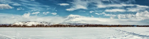 Panoráma a koryaksky vulkán — Stock Fotó