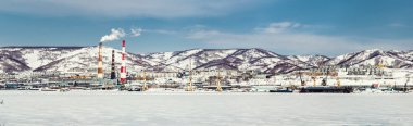 페트로 파블로프 스크-캄 챳 스키 항구의 전경