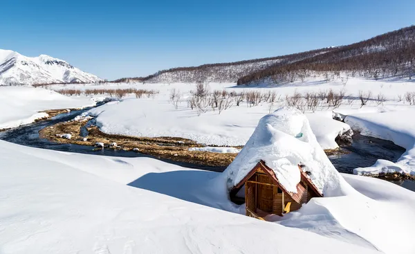 Source chaude dans le parc national de Nalichevo — Photo