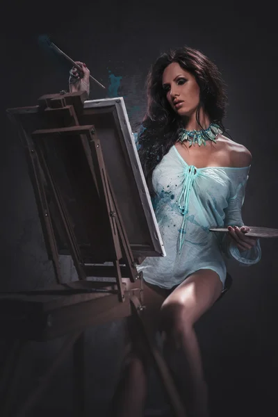 Sexy donna dipinto, studio colpo — Zdjęcie stockowe