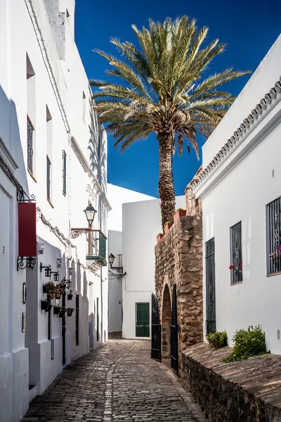 Úzká ulice vejer de la frontera. Costa de la luz, Španělsko — Stock fotografie