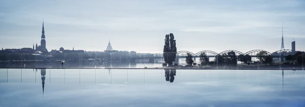 Hermosa vista de la ciudad de Riga, Letonia — Foto de Stock