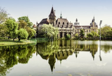 Vajdahunyad castle göl manzara. Budapeşte, Macaristan