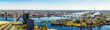 Riga şehir panoraması. Letonya