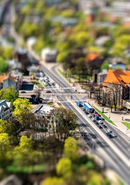 tilt-shift etkisi olan Riga şehir yol. Letonya