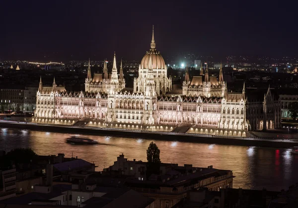 Gedung Parlemen Hungaria di malam hari. Budapest, Hungaria — Stok Foto