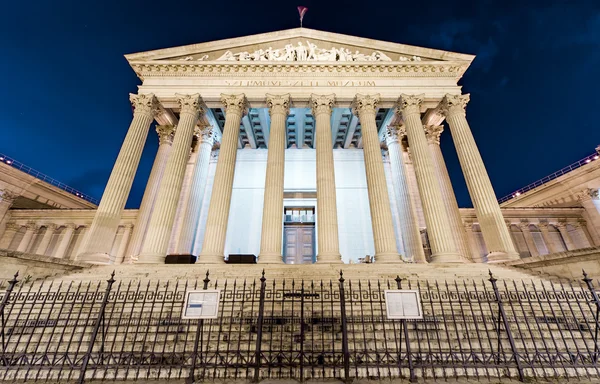 Budapest, Museo Nazionale Ungherese di notte — Foto Stock