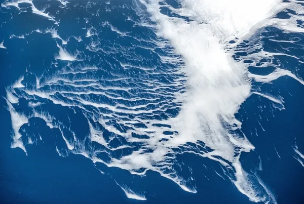 Meer von Ochotsk, Blick von oben. kamchatka Halbinsel, Russland — Stockfoto