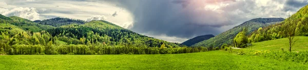 Panoramic view of mountains in springtime. Slovakia — Stock Photo, Image