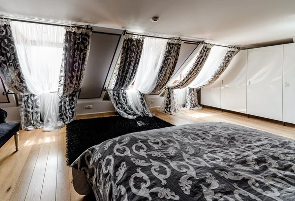 Intérieur de chambre à coucher à la mode — Photo