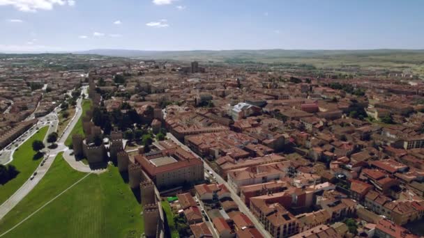 德隆的观点阿维拉城市景观 以中世纪城墙闻名 城镇称为石城和圣城 著名的地方 西班牙的地标在卡斯蒂利亚和里昂 教科文组织 西班牙 — 图库视频影像