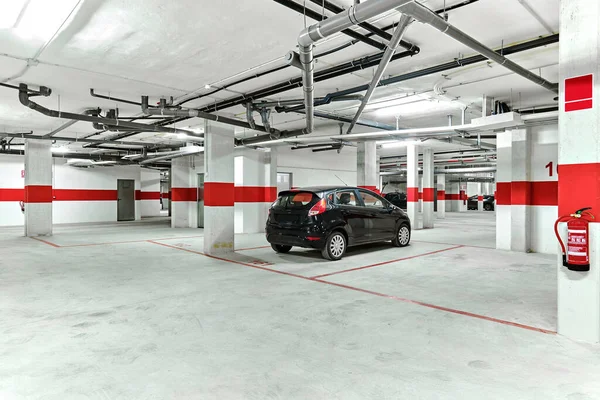 Estacionamento Subterrâneo Público Garagem Sem Pessoas — Fotografia de Stock