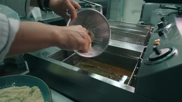 Unrecognizable Male Chef Hands Kitchen Restaurant Cooking Deep Fried Squid — Stock Video