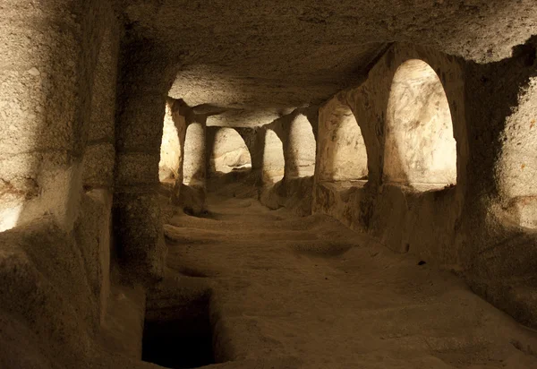 Yeraltı mezarları
