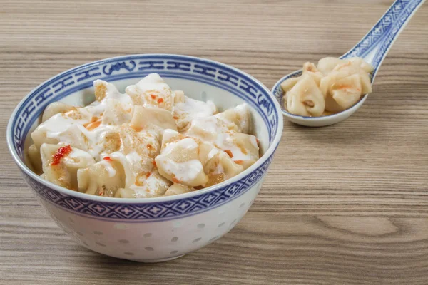 Traditionele Turkse ravioli, manti — Stockfoto