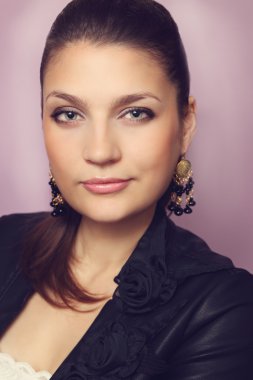 Kendinden emin kadın.