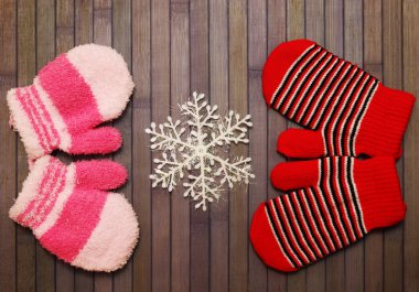 eldiven ve kar tanesi