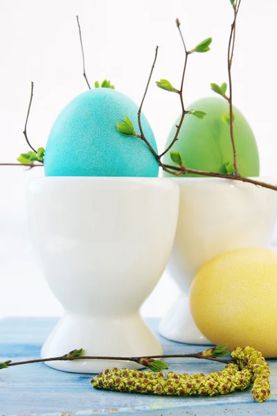 Three eggs in a white ceramic — Stock Photo, Image