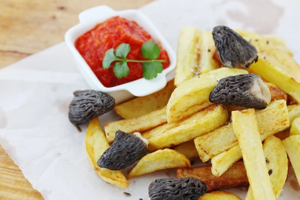 Fried potatoes with mushrooms — Stock Photo, Image