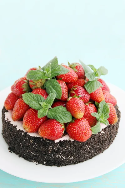 Kuchen mit Erdbeere, Kopierraum — Stockfoto