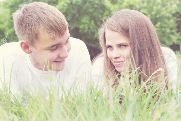 Jeune couple, teinté — Photo