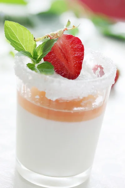 Strawberries with sugar — Stock Photo, Image