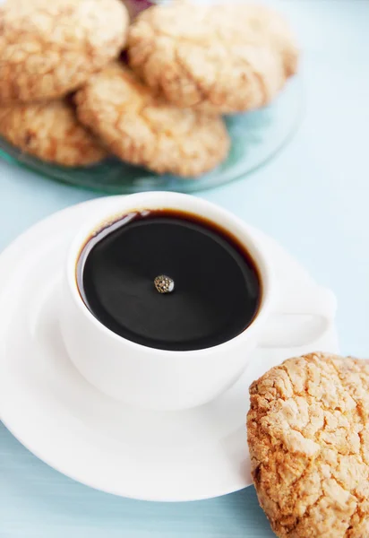 Café avec un biscuit — Photo