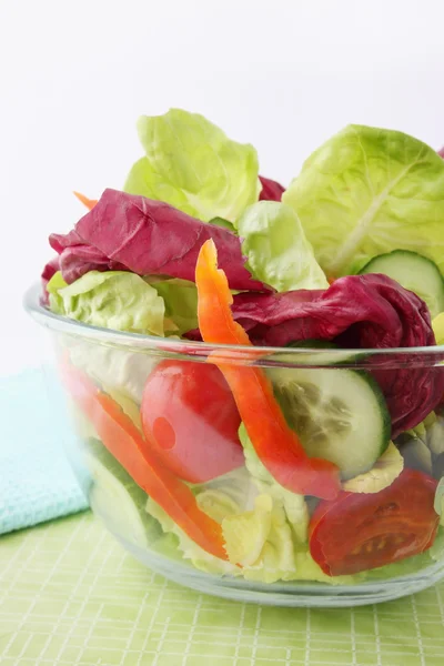 Витаминный салат из салата — стоковое фото