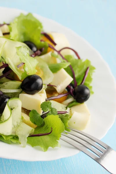 Tasty salad with blue cabbage — Stock Photo, Image