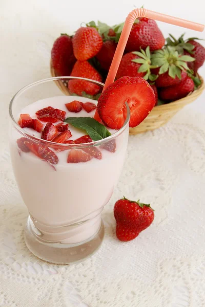 Jordgubbsyoghurt — Stockfoto