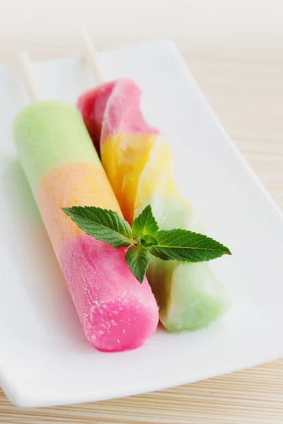 Summer dessert with mint — Stock Photo, Image