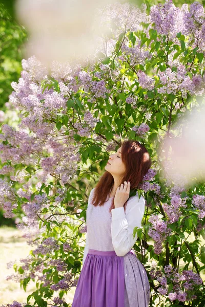 Young Beautiful Red Haired Woman Vintage Dress Garden Blooming Lilac — Stock Photo, Image