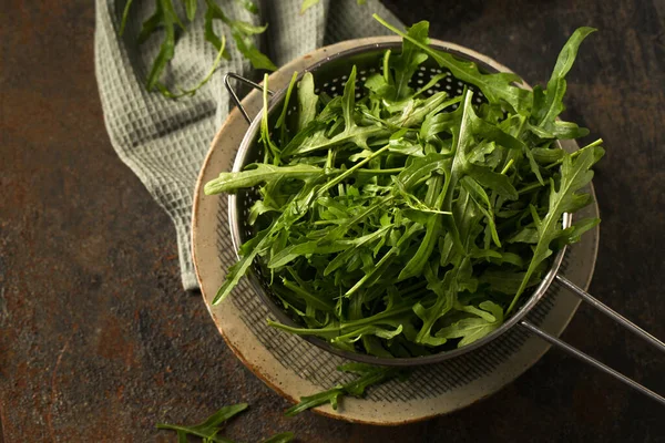 Fresca Rúcula Crujiente Primavera Verduras Ensalada Naturaleza Muerta Estilo Rústico —  Fotos de Stock