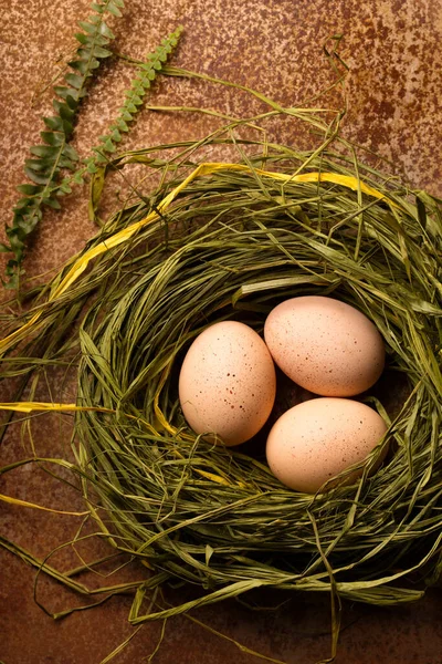 Kycklingägg Färgade Med Lök Skal Enligt Den Gamla Traditionella Metoden — Stockfoto