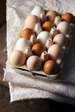 Kırsal tarzda çok renkli ev yapımı güzel bir fotoğraf.