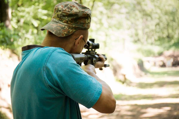 Ένας Ουκρανός Πολίτης Εκπαιδεύεται Πυροβολήσει Ένα Πολυβόλο Κατά Διάρκεια Του — Φωτογραφία Αρχείου