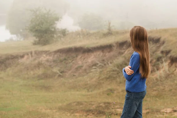 Beautiful Young Girl Alone Nature Foggy Morning — Stok fotoğraf